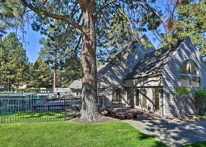 Hiking Trail & Hot Tub Access: Bend Condo W/ Deck