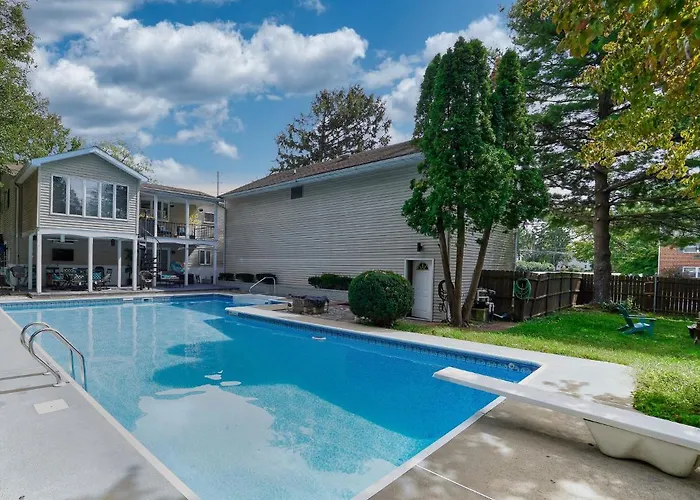 A Modern Apt Close To Downtown