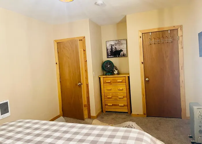 Adventure Awaits 3King Bed,2Bath Log Cabin In Heart Of Duck Creek Village!