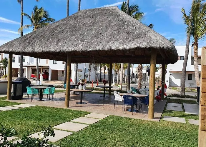 Nice House W/ Shared Pool And Close To The Beach At Mazatlan