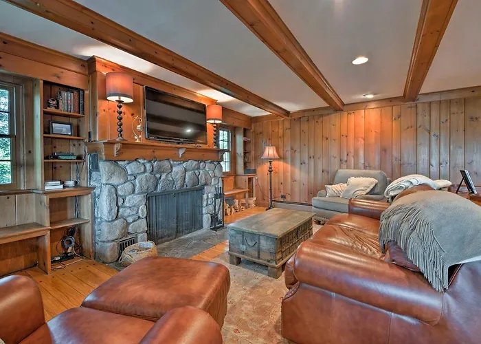 Waterfront Harveys Lake House W/ Private Dock!