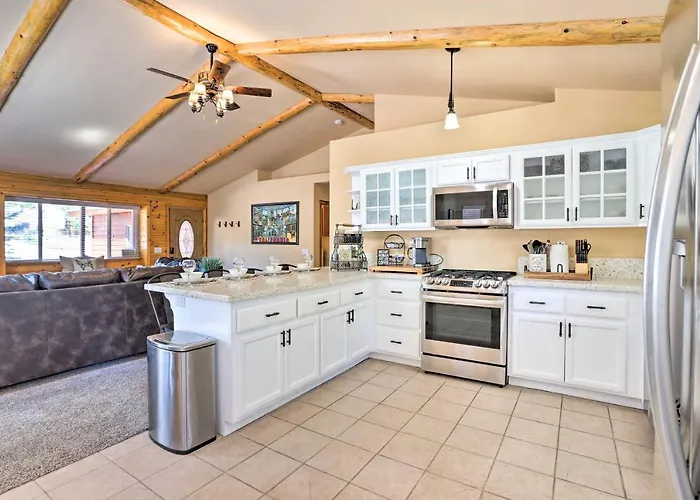 Pet-Friendly Big Bear Cabin ~ 6 Mi To Ski Resorts!