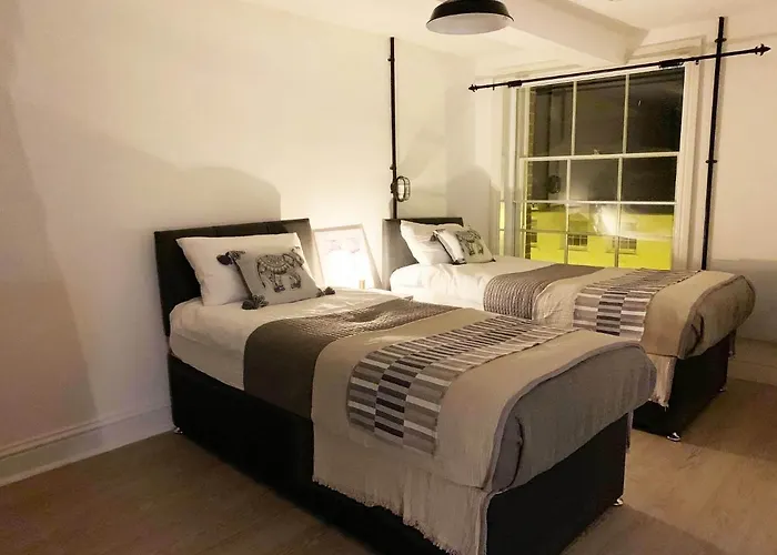 Queen Street Apartments