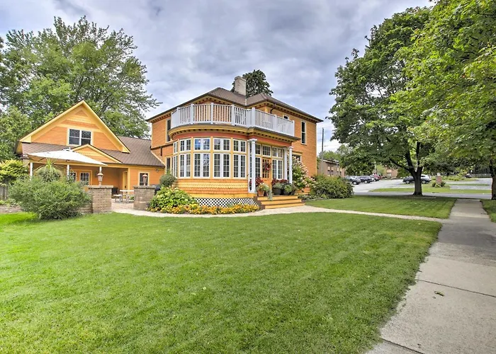 Free Wifi Home W/ Balcony & Yard In Surgeon Bay