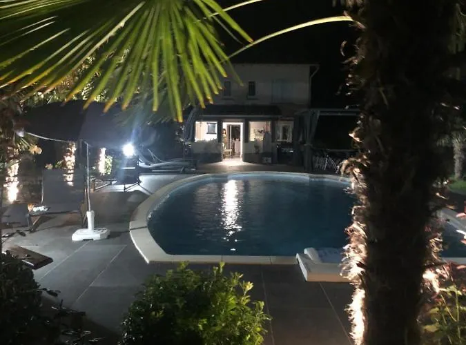 Villa Climatisee A Bergerac Avec Piscine