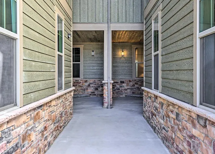 3 Mi To Granby Ranch: Townhome W/ Balcony & Views