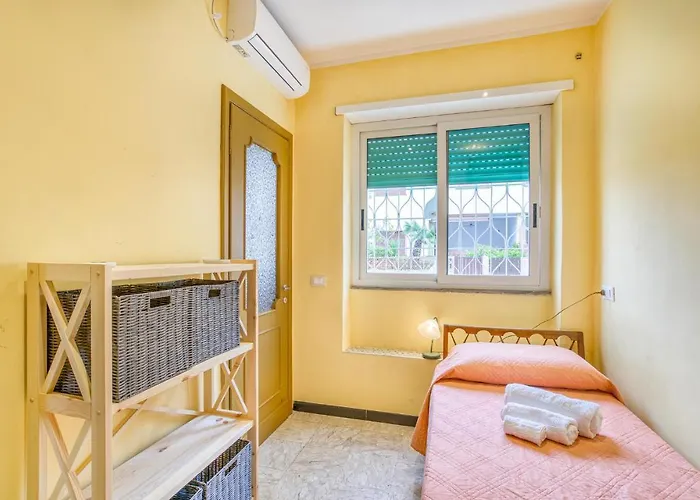 5 Bedroom Amazing Home In Torvaianica