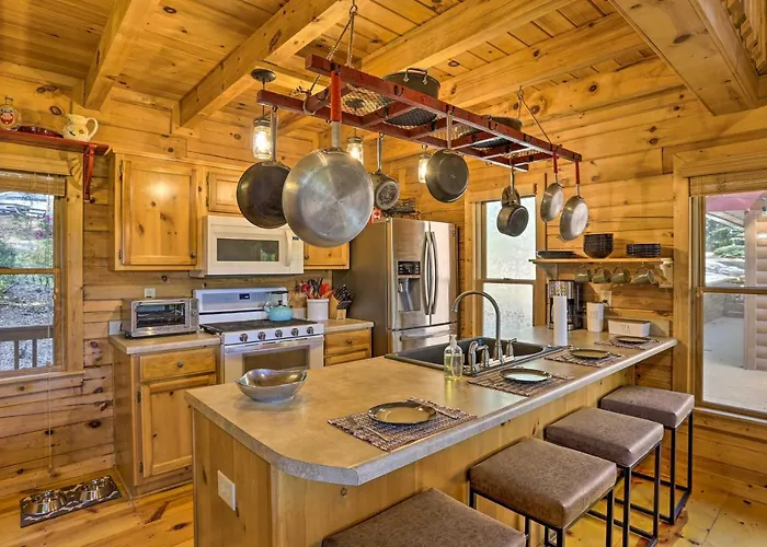 Lovely Log Cabin + Bunkhouse W/ Views & Yard!