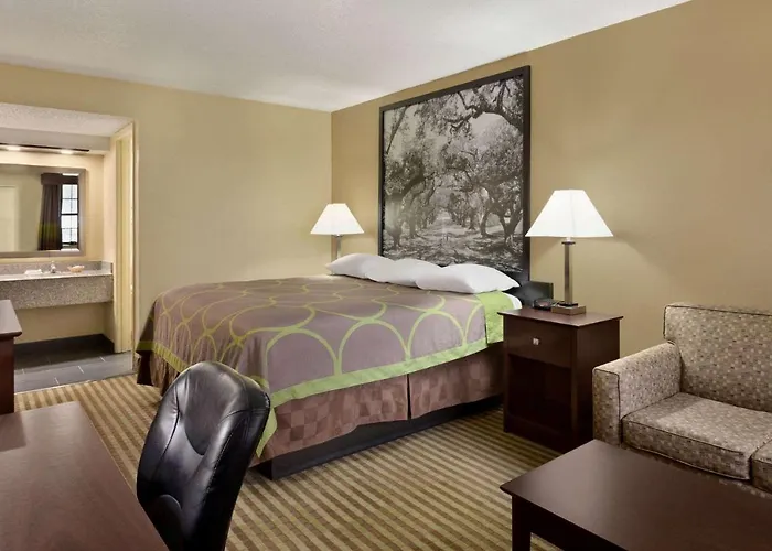 Super 8 By Wyndham Ruston