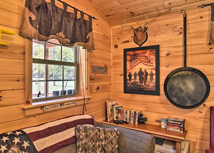 Parsons 'Semper Fi' Cabin W/ Fire Pit!