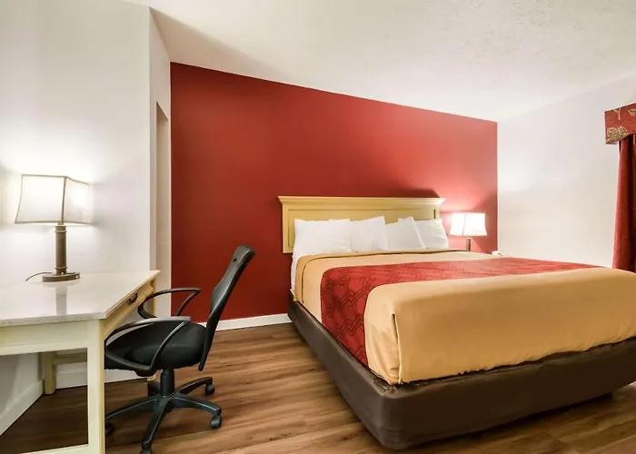 Econo Lodge Inn & Suites Lake Harmony - Pocono Mountains Area