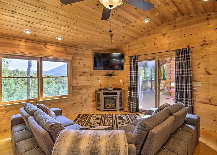 Lovely Log Cabin + Bunkhouse W/ Views & Yard!