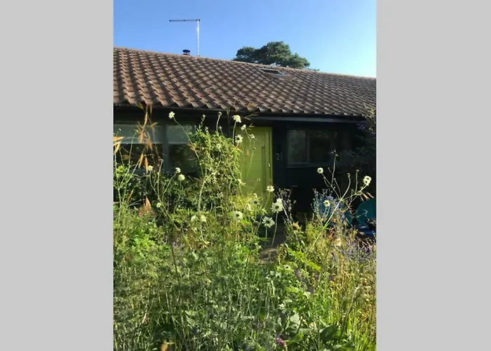 The Yellow Door Whitstable - Peaceful Retreat Close To Beach