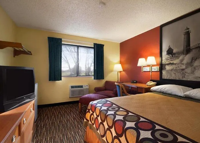 Super 8 By Wyndham Kalamazoo