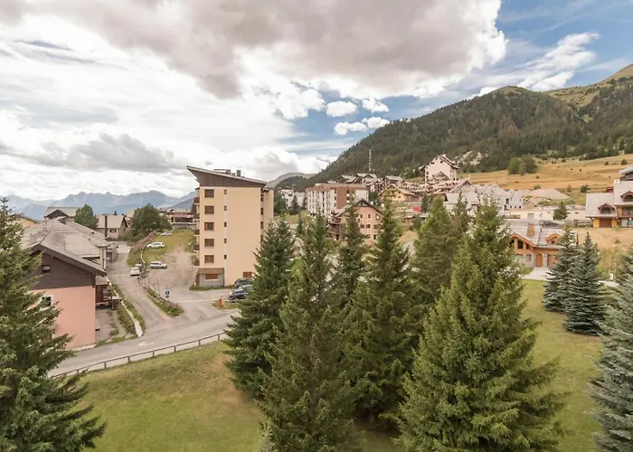 Studio Renove Au Centre De Montgenevre, Balcon, Parking, Ideal 2 Pers, Proche Pistes