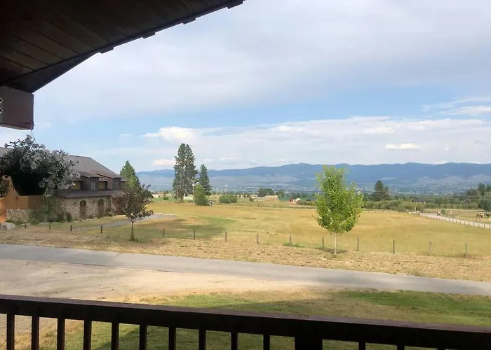 Stunning Views, Prime Location