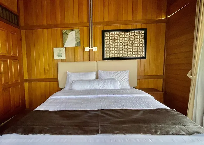 Tomohon Private Pool Villa Batu