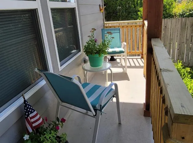 Spacious Townhouse Minutes From Downtown Sa.