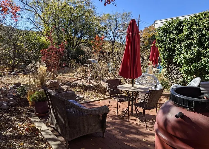 Studio Apartment 15 Minute Walk To Plaza