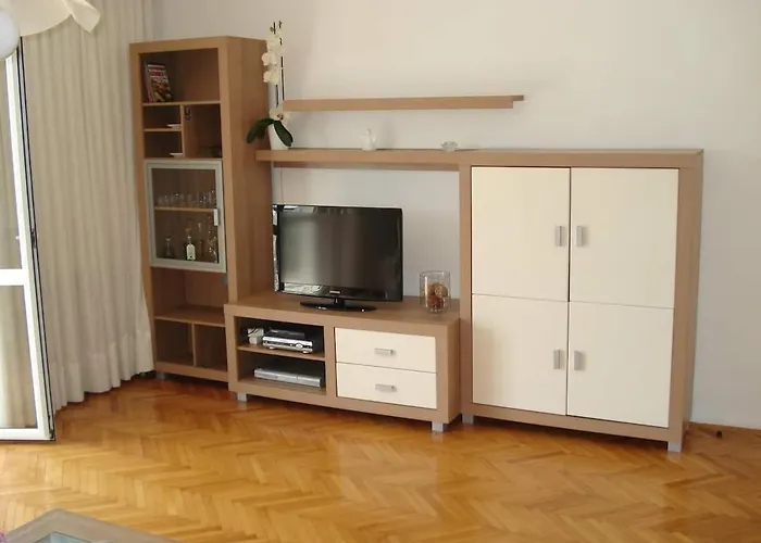Apartments Luka