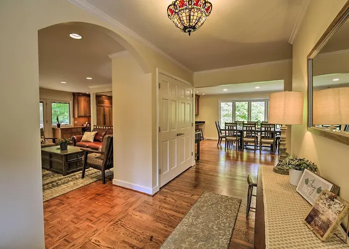 Easy Hiking & Sightseeing! Kingsport Home W/ Deck