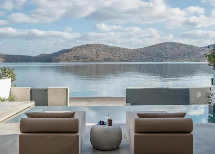 Villa Mimaze Minimalist Living