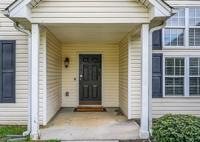 Pet-Friendly 3Br House With Garage Near Lakepoint!