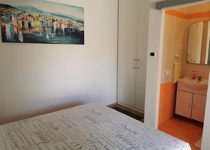 Apartments Mira