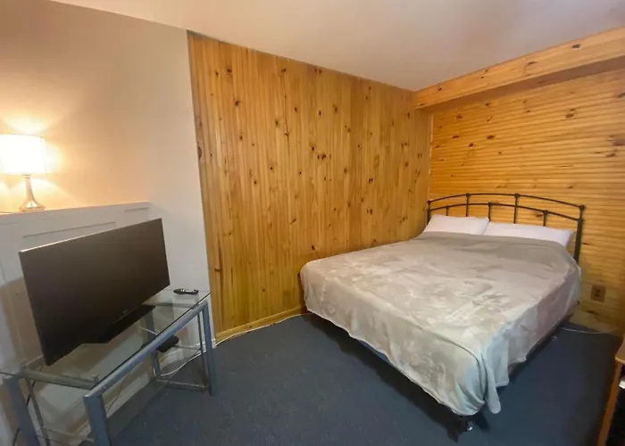 Hillcrest Motel
