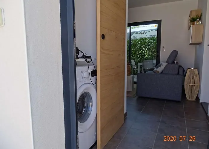 Aux Portes De Pezenas, Tres Bel Appartement