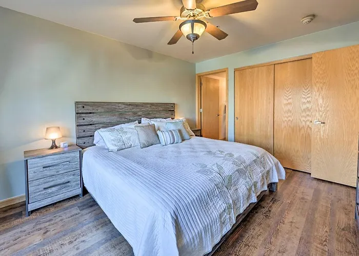 Steamboat Home W/ Garage, 1 Mi To Ski Resort