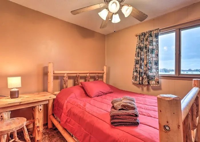 'Wildlife Lodge' Columbia Retreat Off I-70!
