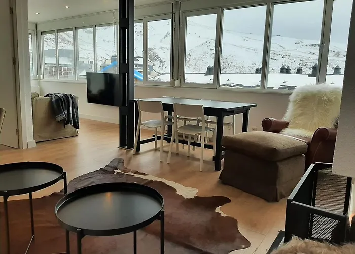 Dunaski: Slope-Side Retreat with Panoramic Views