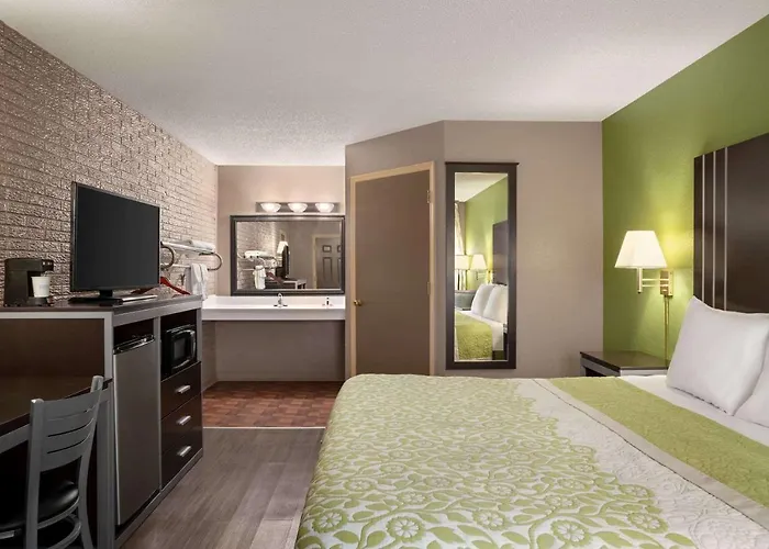 Days Inn By Wyndham Hardeeville/ I-95 State Line