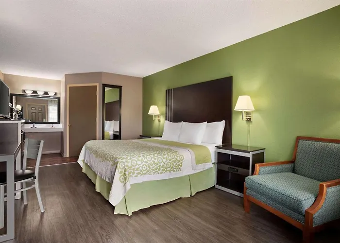 Days Inn By Wyndham Hardeeville/ I-95 State Line