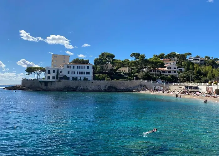 Au Bord De L'Eau Studio Climatise Avec Terrasse Et Vue Mer A 40M De La Plage