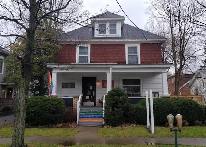 Large Bakery Apartment - Central Downtown Location