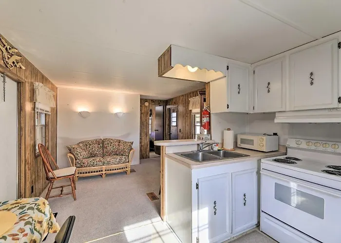 Pet-Friendly Cabin W/ Dock: Fish & Explore!