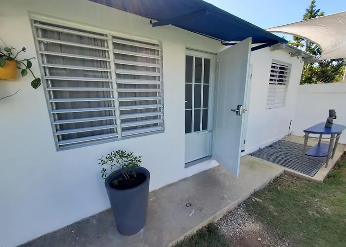 Aguadilla Breeze Apt In Gated Complex 8 Minute Walk To Crashboat Beach