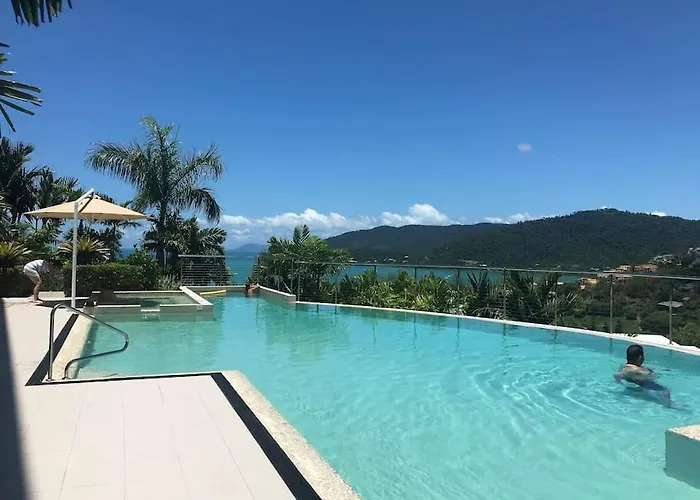 Three B Airlie 2 Bedroom Unit Seaviews & Pool