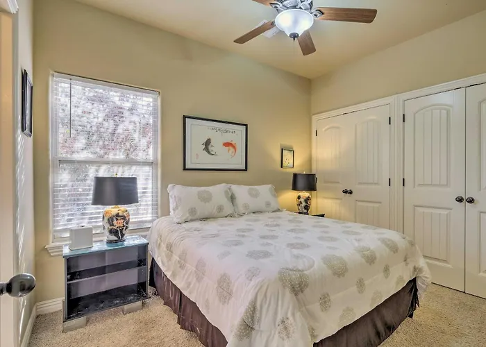 Fayetteville Apt By Univ Of Arkansas Campus!