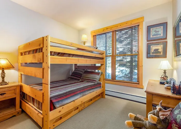 8758 Trappers Crossing Condo