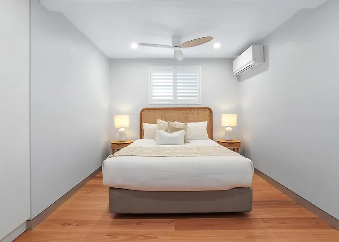 Luxe Coastal Abode, Marcus Beach