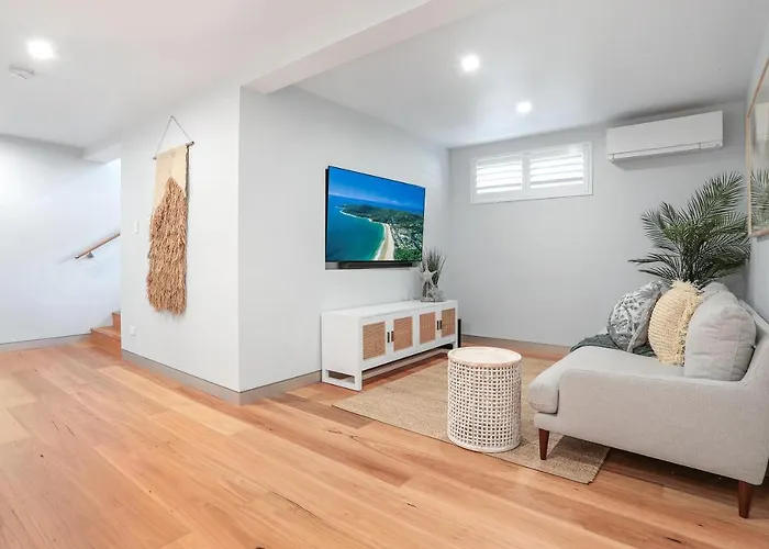 Luxe Coastal Abode, Marcus Beach