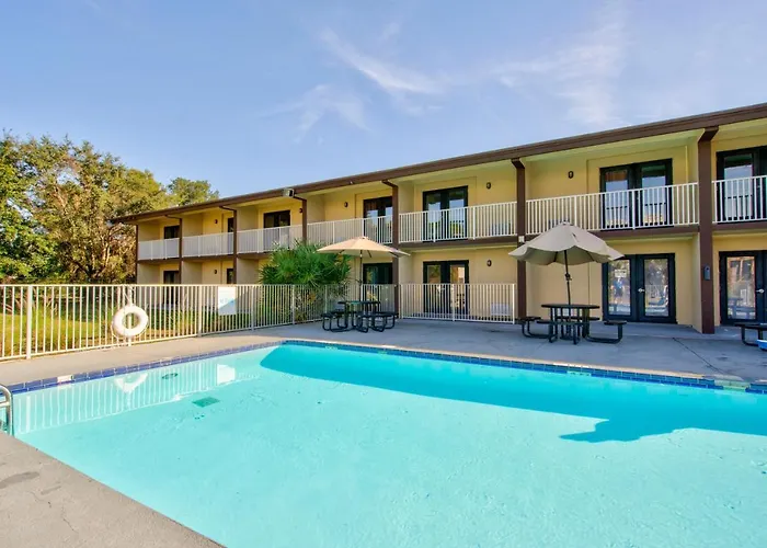 Clearwater Hotel