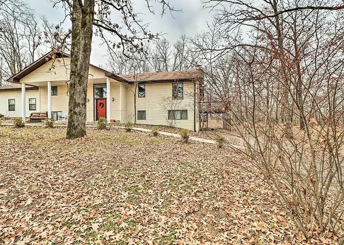 40-Acre Poplar Bluff Nature Lovers Paradise!