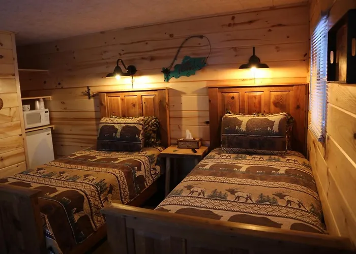 Rowe'S Adirondack Cabins Of Schroon Lake