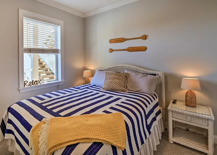 Ocean Club Condo W/ Community Pool & Hot Tub