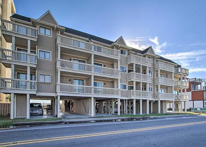 Walk To Shore! Ocean-View Condo In Carolina Beach