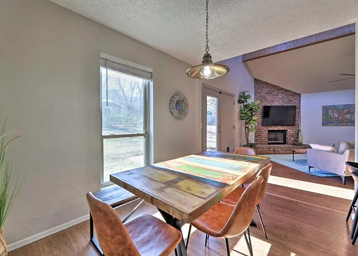 Modern Fayetteville Home < 1 Mi To U Of A!